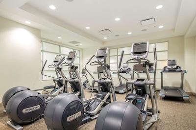 امباسی سویتز بای هیلتون لویسویل دونتون