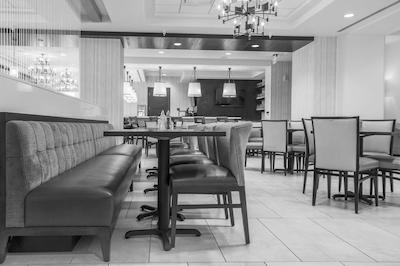 امباسی سویتز بای هیلتون لویسویل دونتون