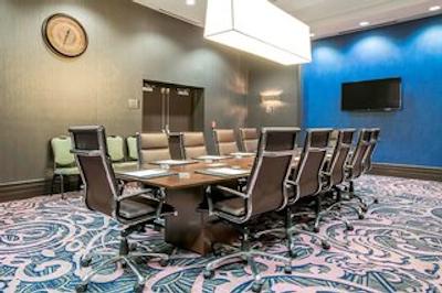 امباسی سویتز بای هیلتون لویسویل دونتون