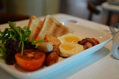 اکوئین هتل جالان بسار