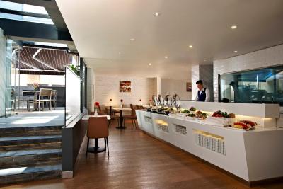 اکوئین هتل جالان بسار