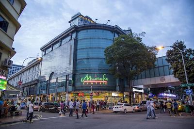 اکوئین هتل جالان بسار