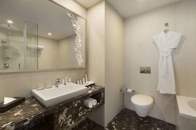 هوارد جهنسُن بنگالورو هبال