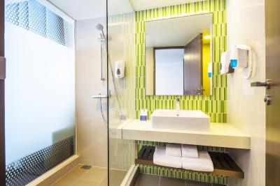 هالیدی این اکسپرس بانکوک سوخومویت 11