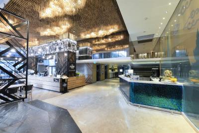 هالیدی این اکسپرس بانکوک سوخومویت 11