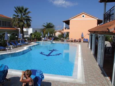 ماکیز استودیز اند اپارتمنتز