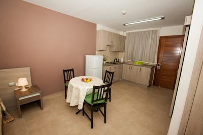 کریستالو اپارتمنتز