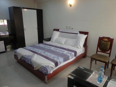 هتل آر کی پالاس