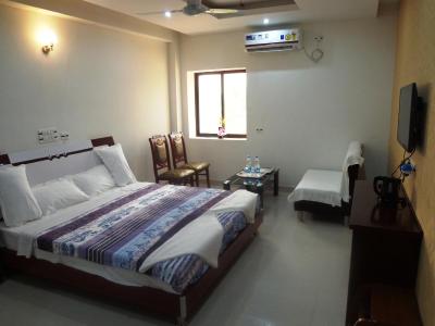 هتل آر کی پالاس