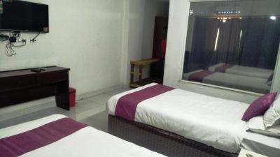 هتل آر کی پالاس