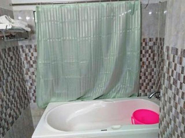 هتل آر کی پالاس