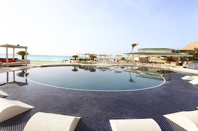 ساندز کانکون لیفستیل ریزرت