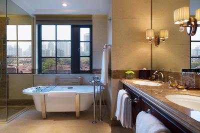 اینترکنتیننتال شانگهای رویجین