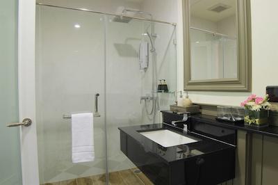 د رایا سوراونگ