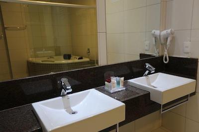 بوسینز پریم هتل