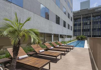 هیلتون گاردن این بلو هریزنت