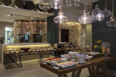 هیلتون گاردن این بلو هریزنت