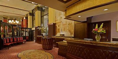 استپینیپل ان ایکنیک هتل د لوپ