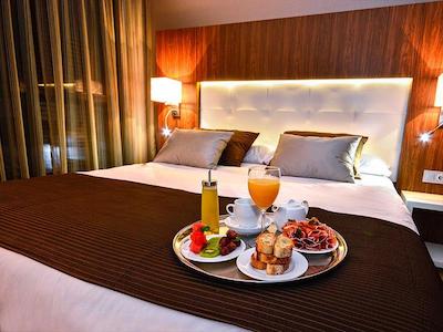 گران هتل بتنیکز