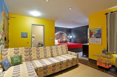 هم این اند سویتز رجینا آیرپرت