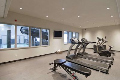 هم این اند سویتز رجینا آیرپرت