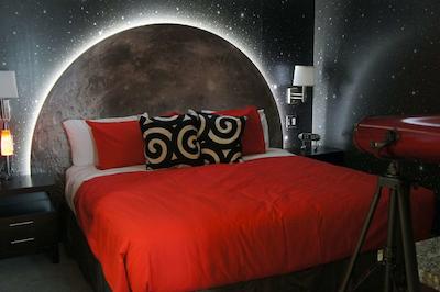 هم این اند سویتز رجینا آیرپرت