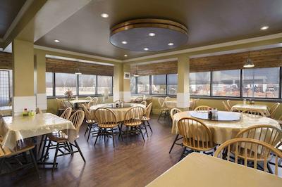 نایتز این ادمنتون اسود