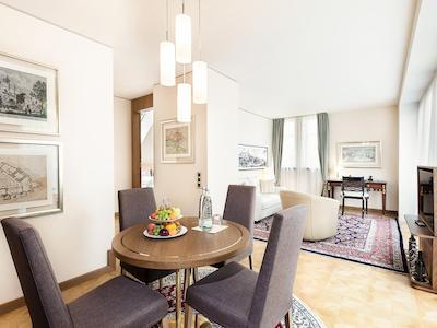 لیوینگ هتل د مدیسی