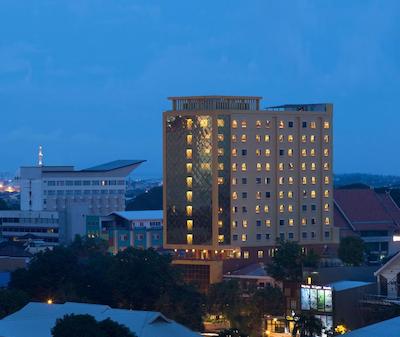 بست وسترن پلاس ماکاسار بیچ