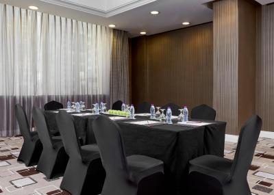 کرون پلازا دوحه وست بی