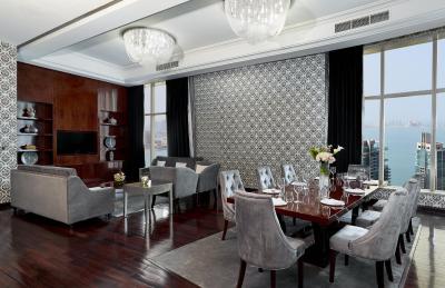 کرون پلازا دوحه وست بی