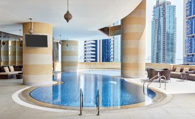 کرون پلازا دوحه وست بی