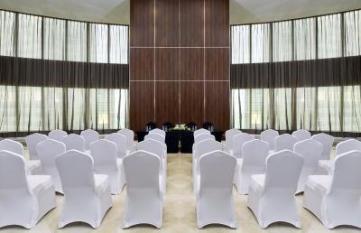 کرون پلازا دوحه وست بی