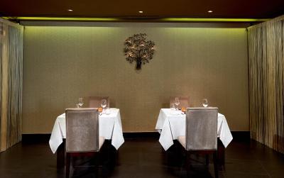 کرون پلازا دوحه وست بی