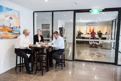 گلادستون سنترال پلازا