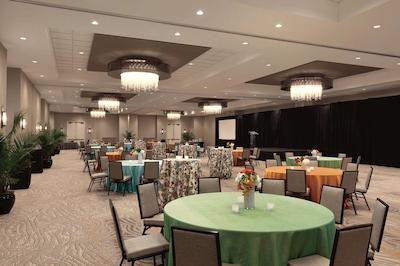 امباسی سویتز اُکلاهما سیتی دونتون مدیکال سنتر