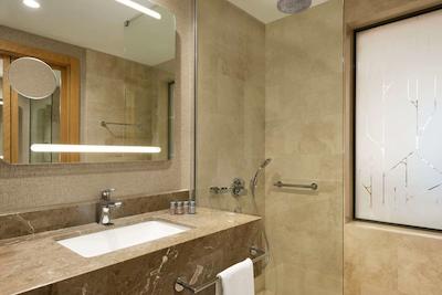 رامادا ادانا