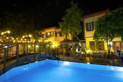 کسل بوتیک هتل