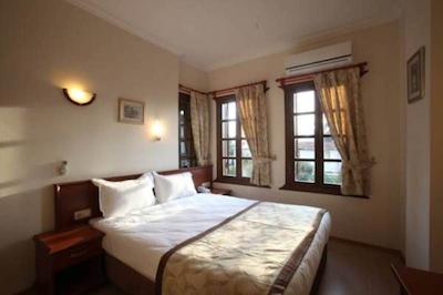 کسل بوتیک هتل