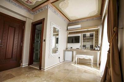 کسل بوتیک هتل