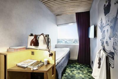 و اند م بو سیناتور کالکشن