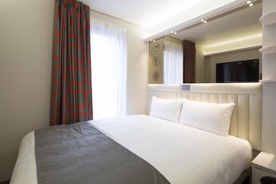 پوینت ا هتل لندن کاناری وارف