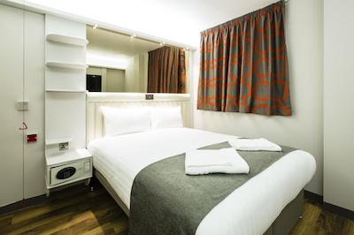 پوینت ا هتل لندن کاناری وارف