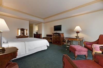 د وستین تکیو