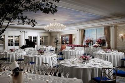 د وستین تکیو