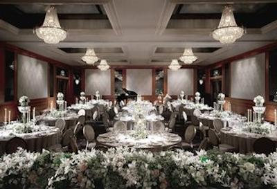 د وستین تکیو