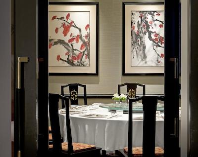 د وستین تکیو