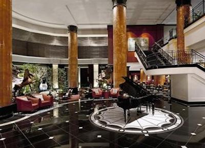 د وستین تکیو