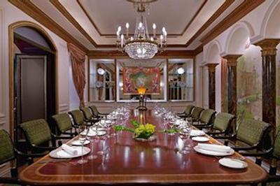 د وستین تکیو