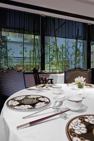 د وستین تکیو